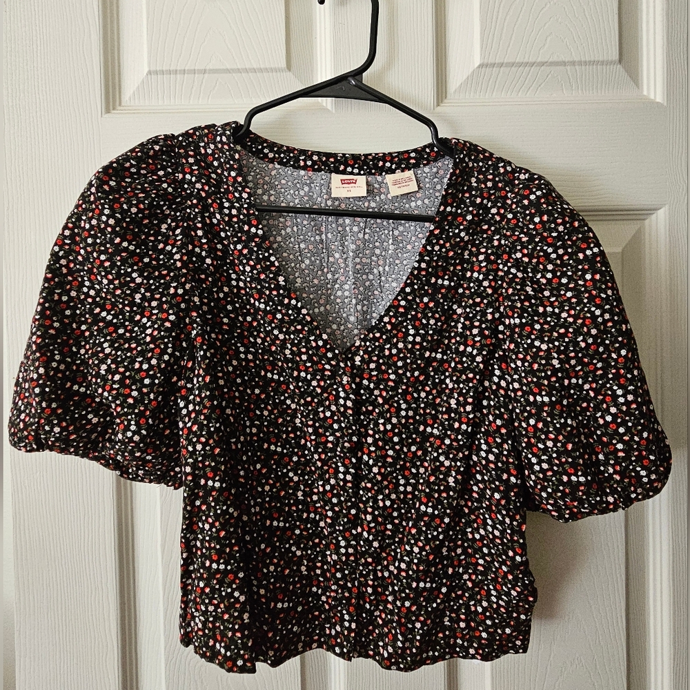 Levi's Cropped Shirt